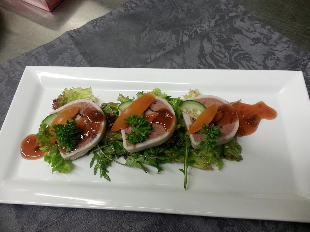 oldestadhuus's tweet photo. Eet smakelijk!  Reserveer: http://t.co/I22wJCdS8D of 0529-463728 http://t.co/tB7ZYJ1kJf