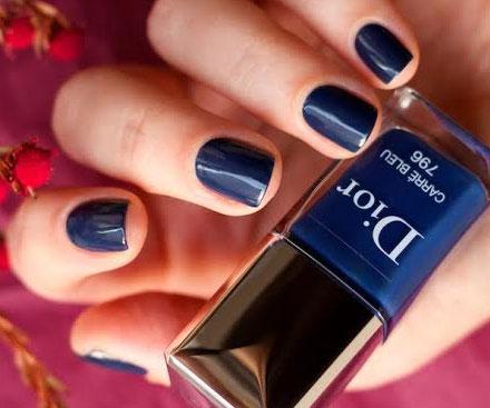 Перманентный макияж и татуаж 2015 года - Dior - Carré Bleu идеален для осеннего состояния:

savepic.net/6193757.jpg