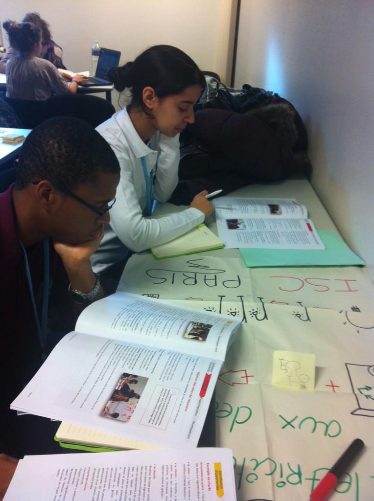 enactus_isc's tweet photo. #challengeisc en train de formaliser sa charte et son projet @EnactusFrance  @enactus_isc http://t.co/nI922umQaX