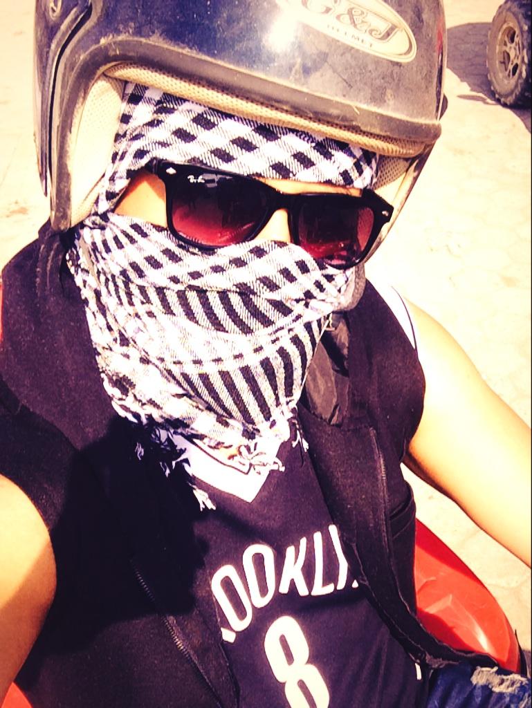 Ali_flash's tweet image. Mobbing in the Sinai Desert #RedRascal