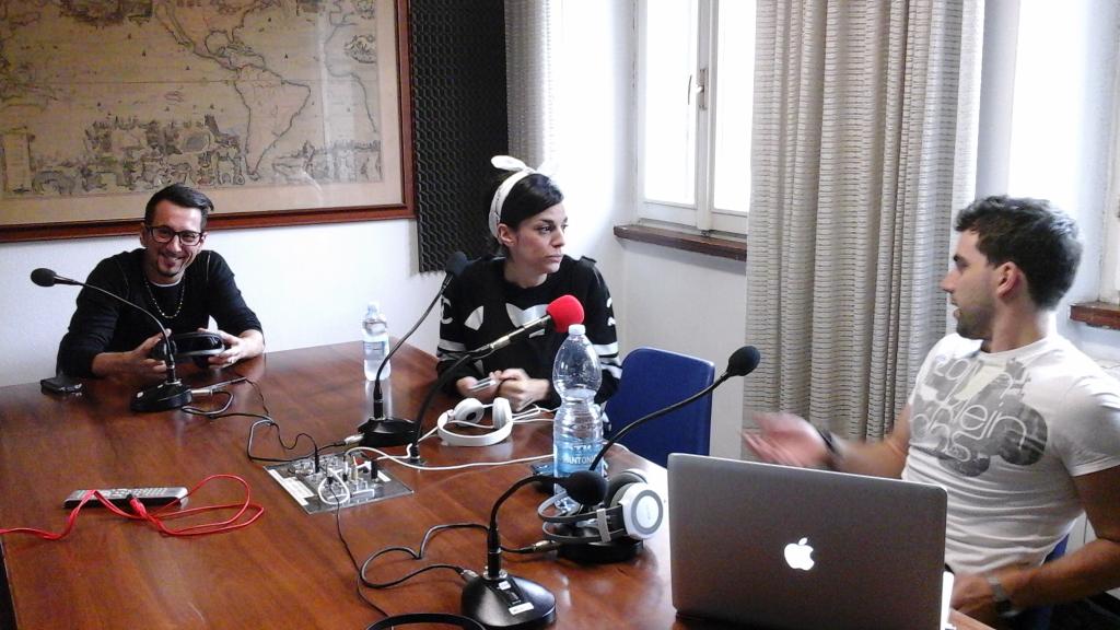 LuanaCorinoTeam's tweet photo. Radio Hinterland FM 94.6 / http://t.co/iO8wM7yNbS Light MEgazine #SINTONIZZATI #ONAIR #LUANA L'#APPARTAMENTO #DONER http://t.co/H85kUlAijA