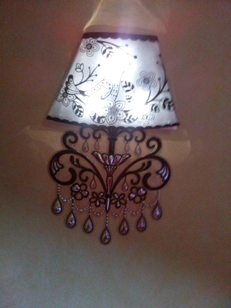 mimi_mimi03's tweet photo. Pegatina con luz http://t.co/qLUyCqHwC1