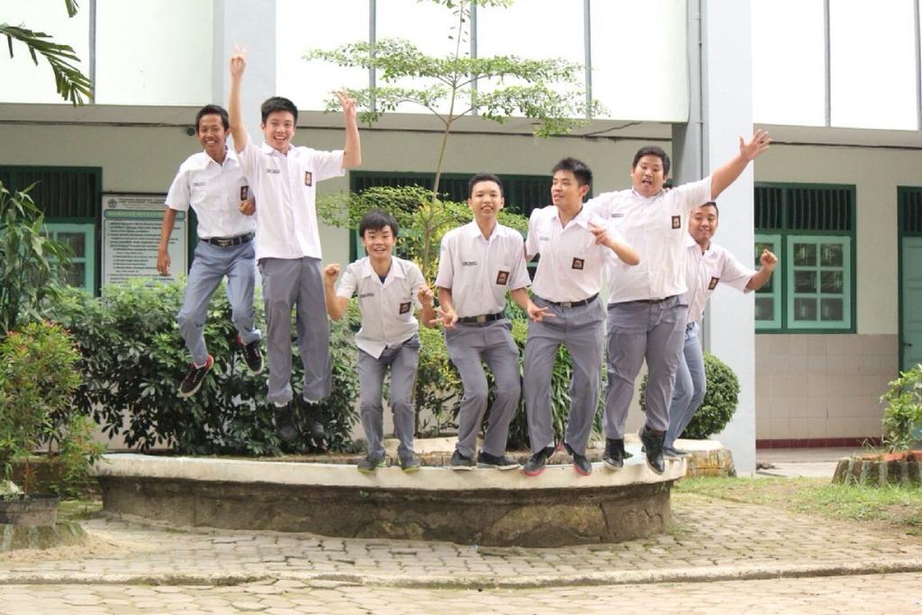Expost_xavepa's tweet photo. @Dion_Marcellino @lucas_aldoo @korneliusnico @Adriel_Reinhard @rubylie98 .. angga and leon http://t.co/LG6Xja0WGi