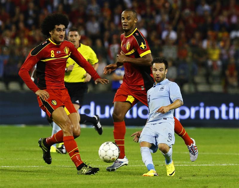 Happy 27th birthday to Marouane Fellaini. Lets remind ourselves of how much taller he is than Mathieu Valbuena. 