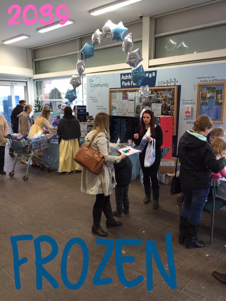 DanHollmanTESCO's tweet photo. #frozenevent at Ashford Park Farm. @XDebbieBrooksX @TJ_Hgt @TJ_Hgt http://t.co/XjYsVHjDmZ