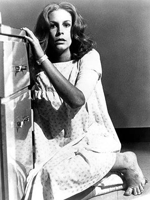 Happy birthday to Jamie Lee Curtis who turns 55 yrs old today. What a Legend. 