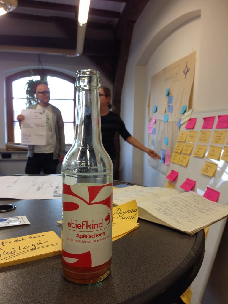 SusJamHD's tweet photo. @SusJamHD stays hydrated with @deinstiefkind http://t.co/Nu9Un3tbIU