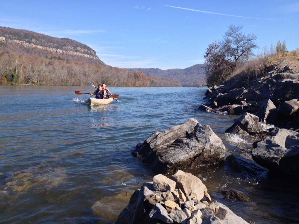 Pangorge's tweet photo. How's this for a race course? Some of our #Pangorge paddlers on #TNRiverGorge heading for Raccoon Mtn bike trail. http://t.co/k7KIKsQRZt