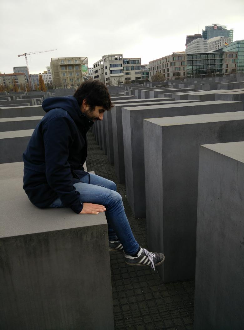 BdaEIVP's tweet image. Le BDA de l&apos;@eivp_paris  pose au mémorial de l&apos;Holocauste #WEBDA