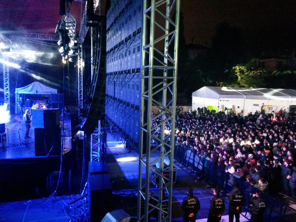 KALtheFest's tweet photo. Gokcan Sanliman sahnede !! http://t.co/XlHFUSWKYk