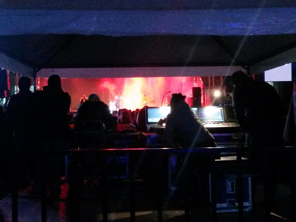KALtheFest's tweet photo. Gokcan Sanliman sahnede !! http://t.co/XlHFUSWKYk