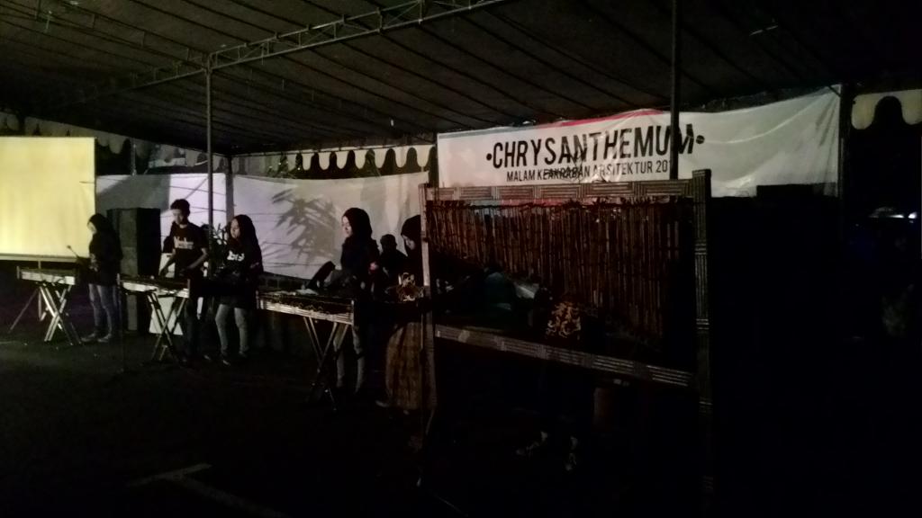 Lisenda at CHRYSANTHEMUM