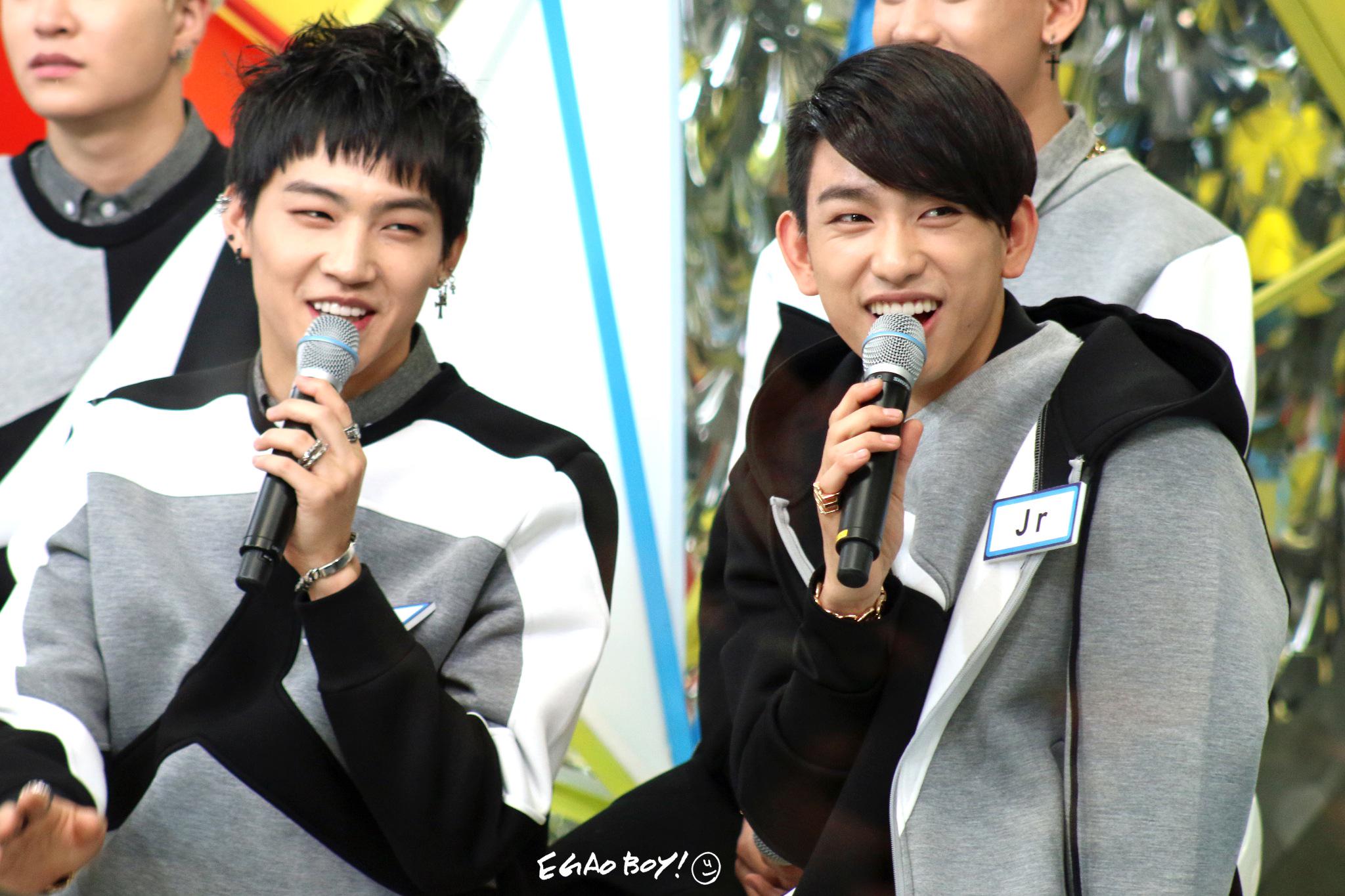 B3DG5VqCYAQd60B.jpg:large