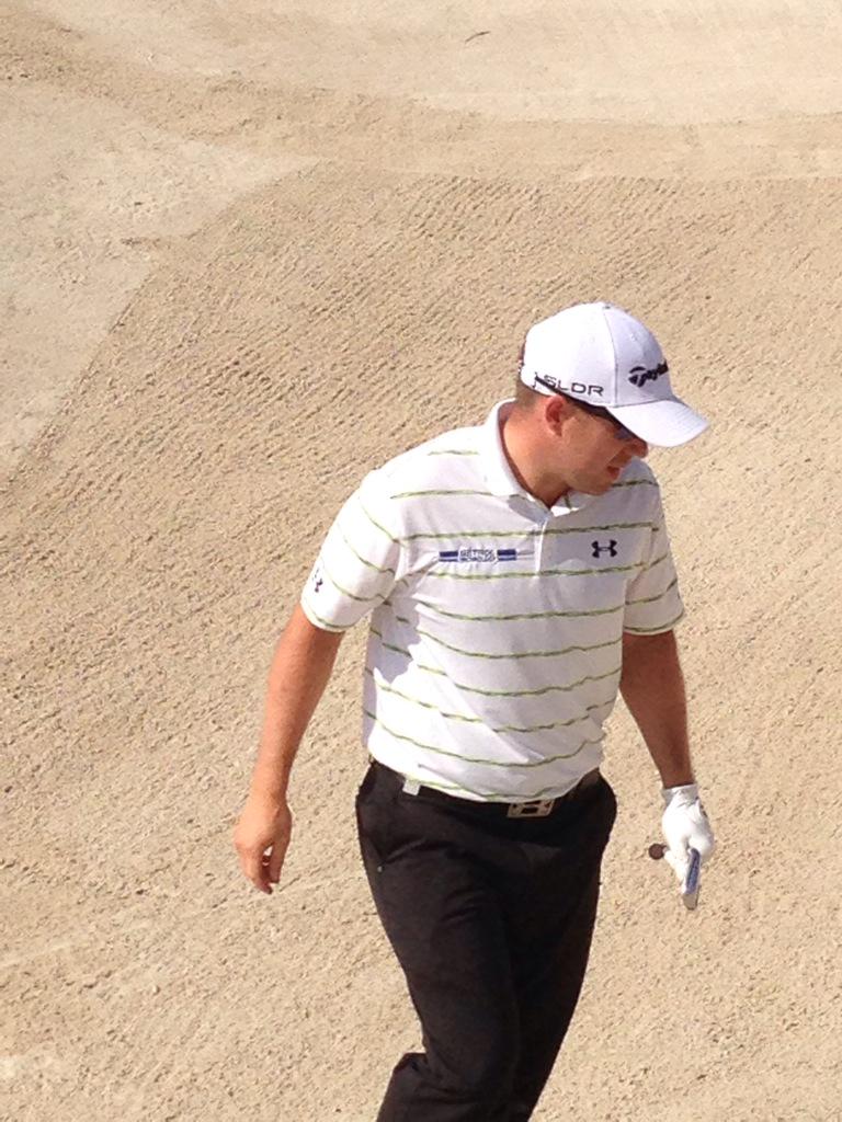 bagshaw2112's tweet image. Bunker trouble for Richie Ramsay #RaceToDubai #earthcourse