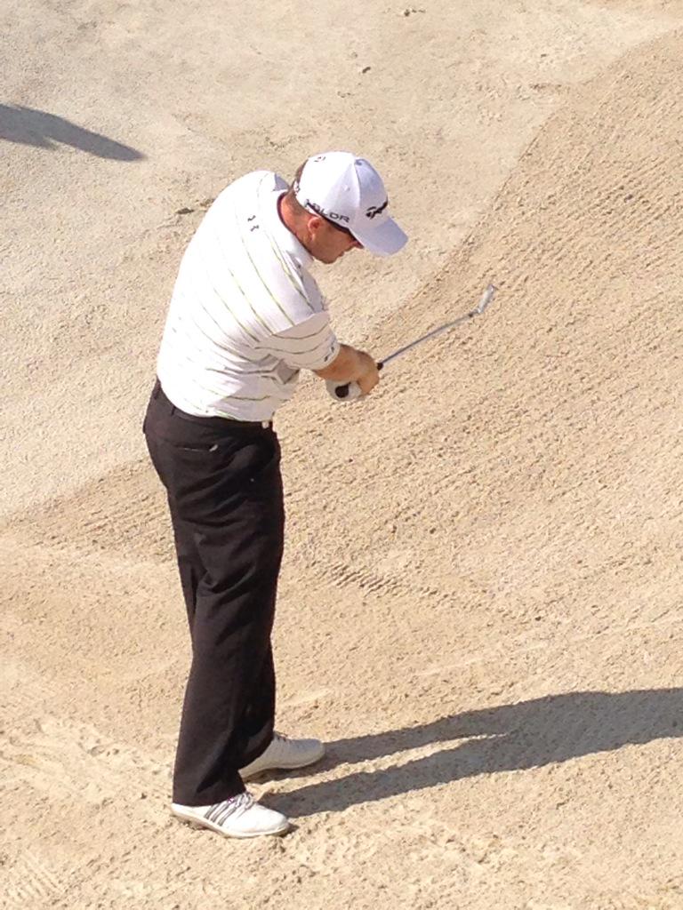 bagshaw2112's tweet image. Bunker trouble for Richie Ramsay #RaceToDubai #earthcourse