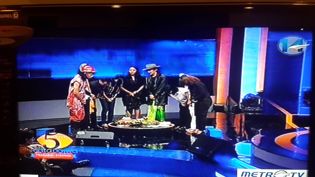 <a href="/sudjiwotedjo/">Jack Separo Gendeng</a> Apik Cak, acaramu bareng Acapellamu di Mata Najwa. Selamat!