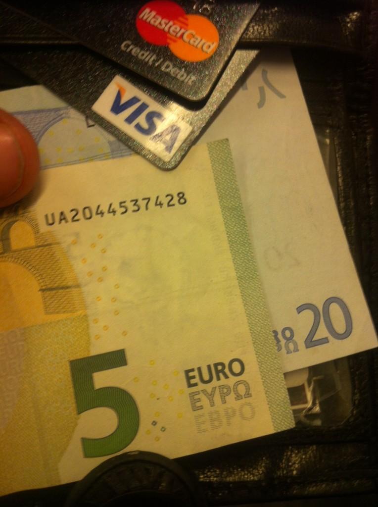 TBRunila's tweet photo. @JarnoKukila @Wu_Tang_Finance flash dat Cash Bitch!!! http://t.co/O2gPCwwRI5