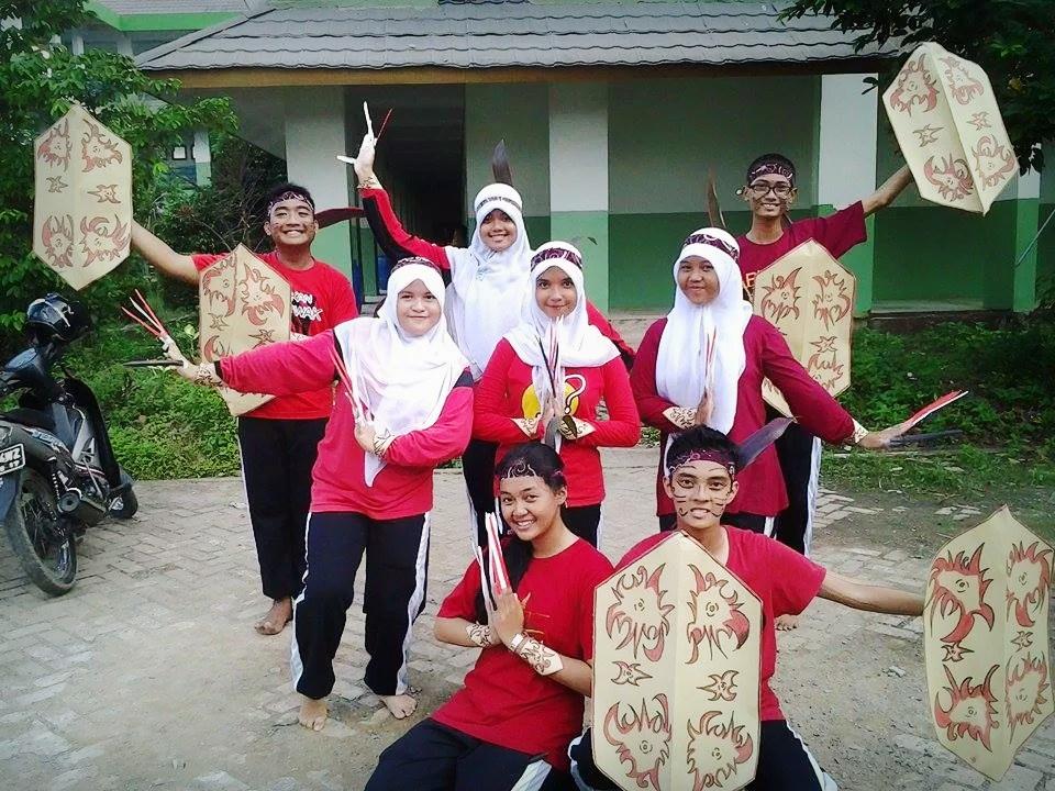 dhitalistia's tweet photo. This is Usπ @AnnisaaPutriR @WFU_ @GMarpahiko #Kelompok2 #XMIA2 #221114 http://t.co/xBbtitADG5
