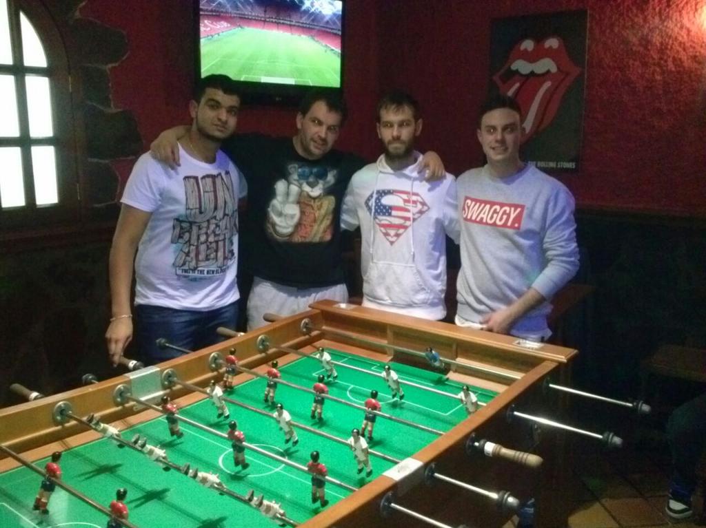 TAVERNENE's tweet photo. Finalistas del I Torneo Futbolín @TAVERNENE @Hatim_Chamakh #Isaac @Yuste_14 @LuisssseL http://t.co/k3K2lFUfOb