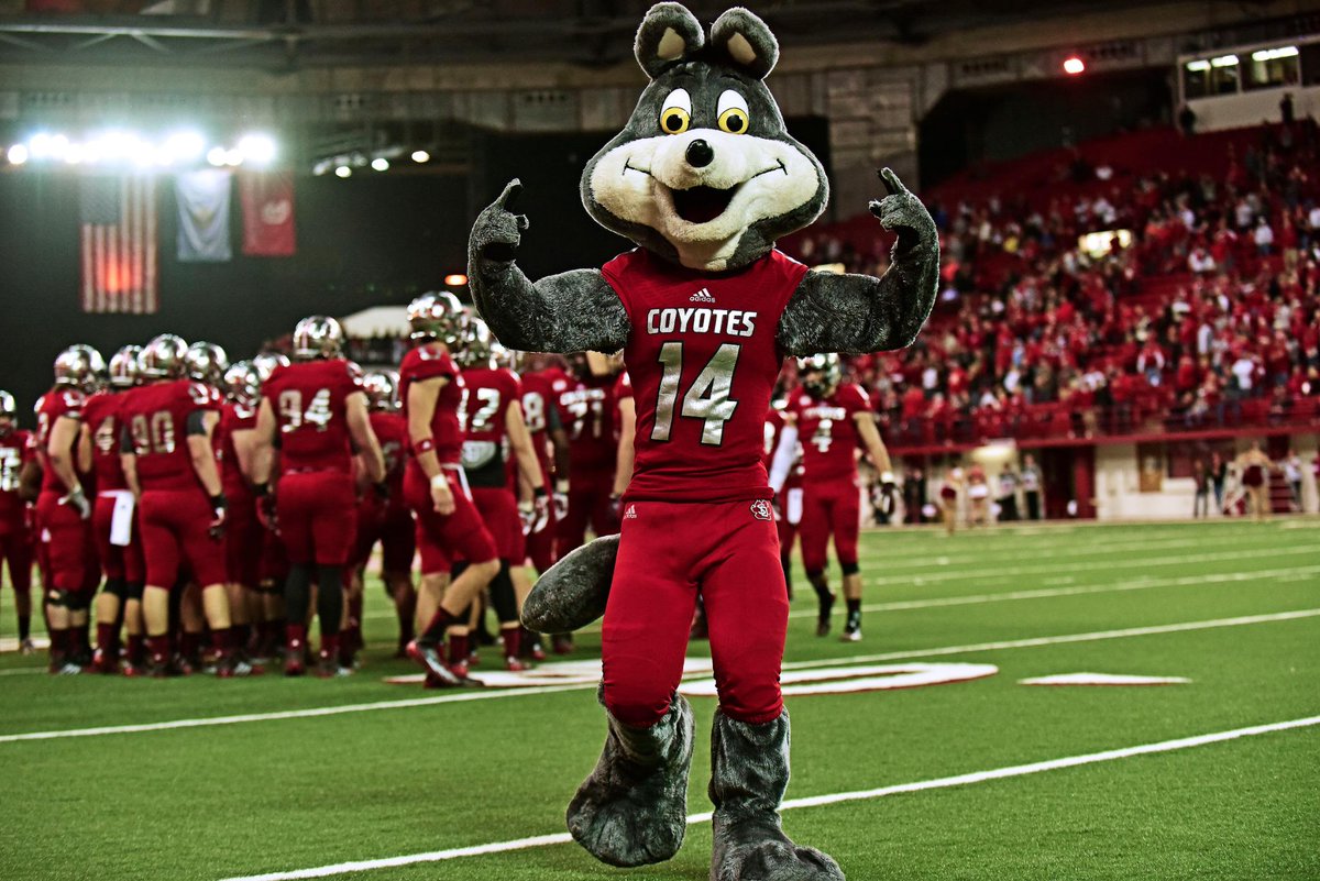 Get up #CoyoteNation! Its GAME DAY! #BEATSTATE #USDvsSDSU