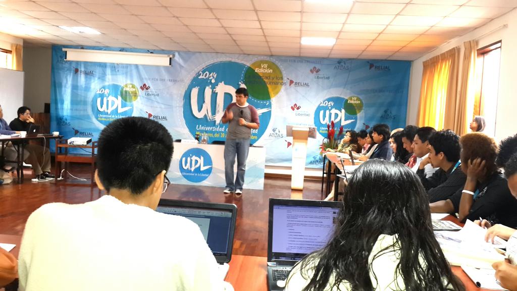 yesiyeat's tweet photo. Empezando el tercer día de la #UDL2014 con la disertación de @gcabieses sobre los "Fundamentos del liberalismo" #FB http://t.co/ygWAB7eEeY
