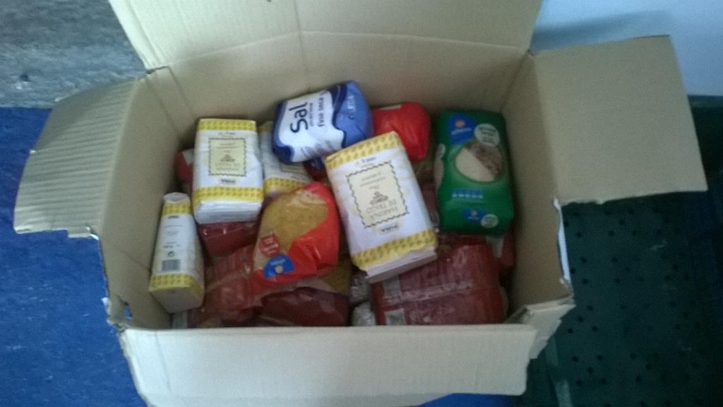 La Hdad de la Borriquita ha colaborado con esta caja y otros productos. Gracias a nuestra cofradía hermana