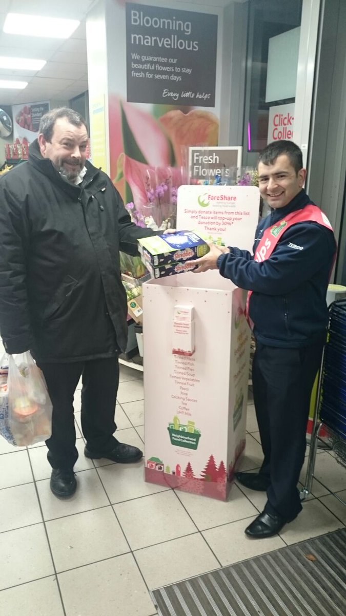 aravin2001's tweet image. Winter food collection today at South plaza #everycanhelp @HaroonLondonCFM @RosannaLeese