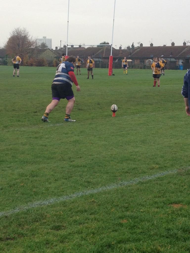HURFC's tweet photo. Andy Goode pushes it wide. Still 7-6 to Hull http://t.co/zJ8KLxH6Mu
