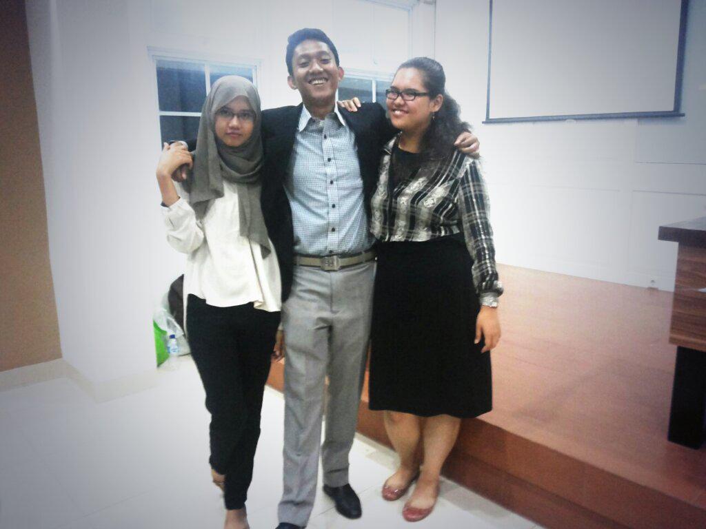 kelitikfilm's tweet photo. Thanks @monmoncha and @malikaa_Nan for chairing with me in WHO of @GrandGA2014 ! Super fun :) http://t.co/E7H0bf823l