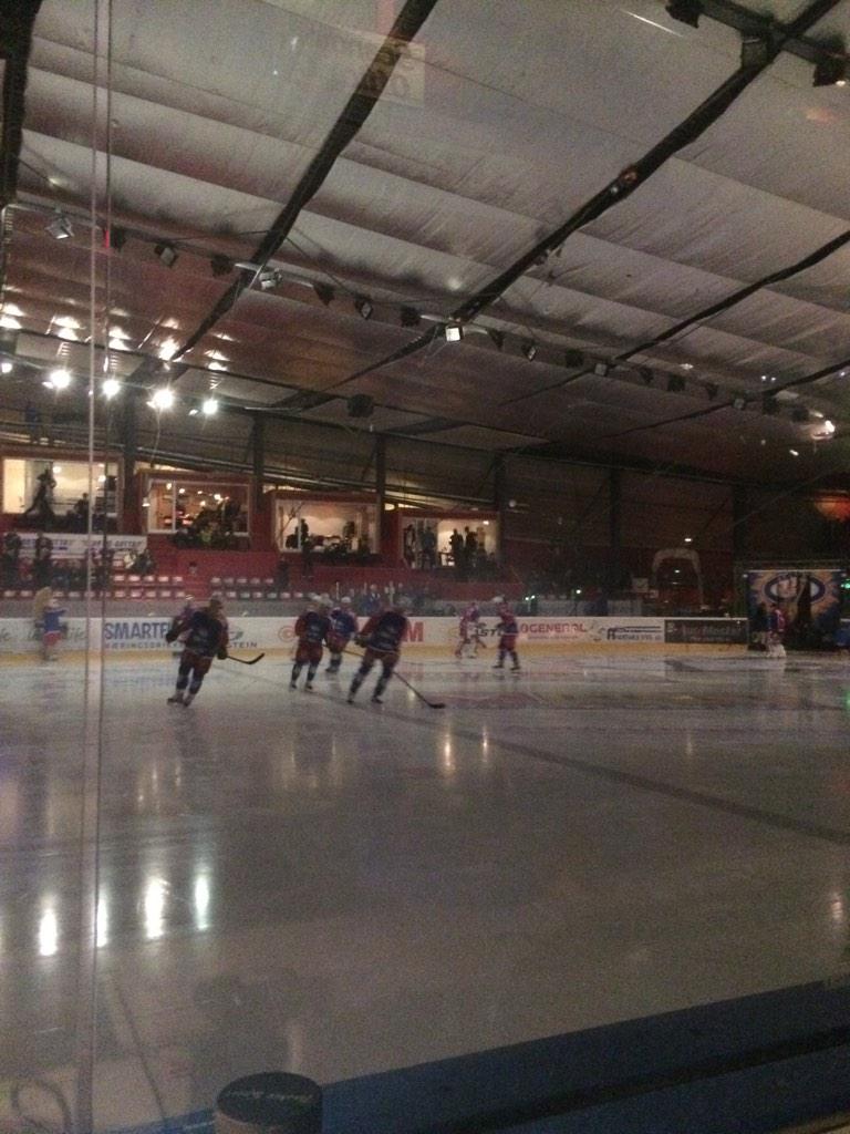 LBotheim's tweet image. Klar for kamp på Jordal #iskrigerne #hockey