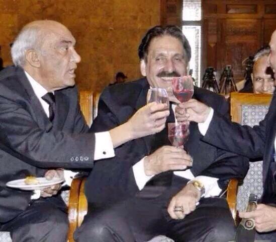 syedkarrarkazmi's tweet photo. the killer off democracy @SyedaShehlaRaza @MirSohrab @sh_basra @Qamarzkaira @Owais_Muzaffar @BBhuttoZardari #PSFpk http://t.co/kMqB09q6w4