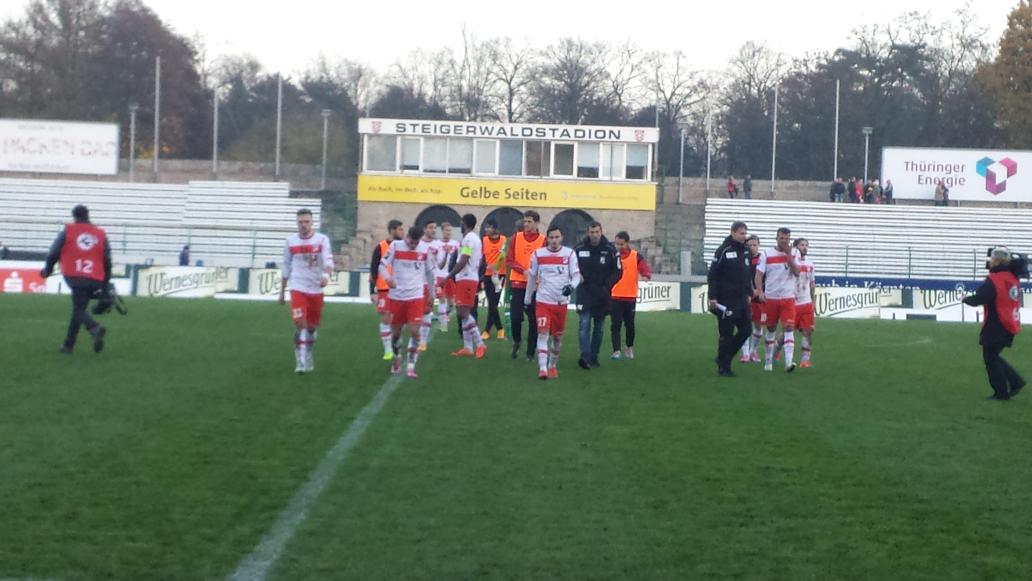 ROTWEISSERFURT's tweet photo. Das wars. Der RWE trennt sich mit 1:1 von den @StuttgKickers. Wir bedanken uns bei 4374 Zuschauer hier im #SWS! http://t.co/atyjyP46fO