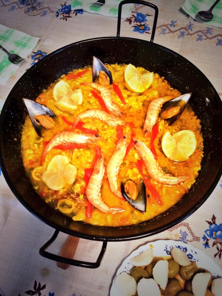 Rafaprieto87's tweet photo. Y hoy toco comida familiar #conlafamiliadagusto @lourdesosuca @eliseagallegos @Amparillo93 @amparofrailes http://t.co/GV595bi24a