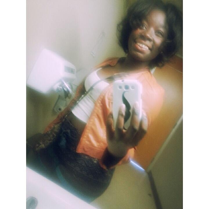 Isis_MOMMI's tweet photo. Me yesterday, cute as can be......i think anyways😍😘😄 #mySMILEtho http://t.co/j7kdFUEo0S