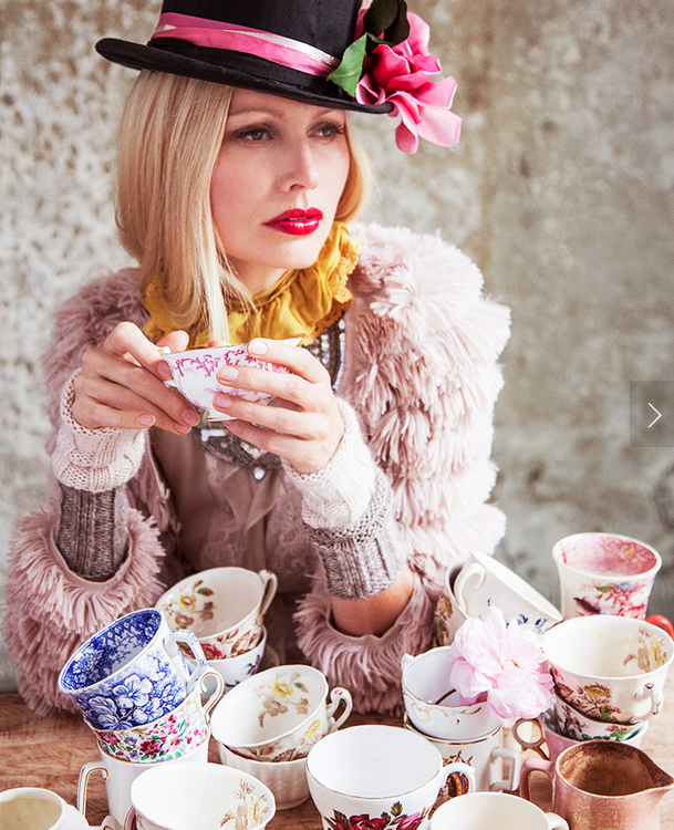 ragcuffs's tweet photo. MadHatter RagCuffs Tea Party #knittedAccessories #Vogue #WWD  http://t.co/GBCkzUw15i http://t.co/t09S4SQjKr