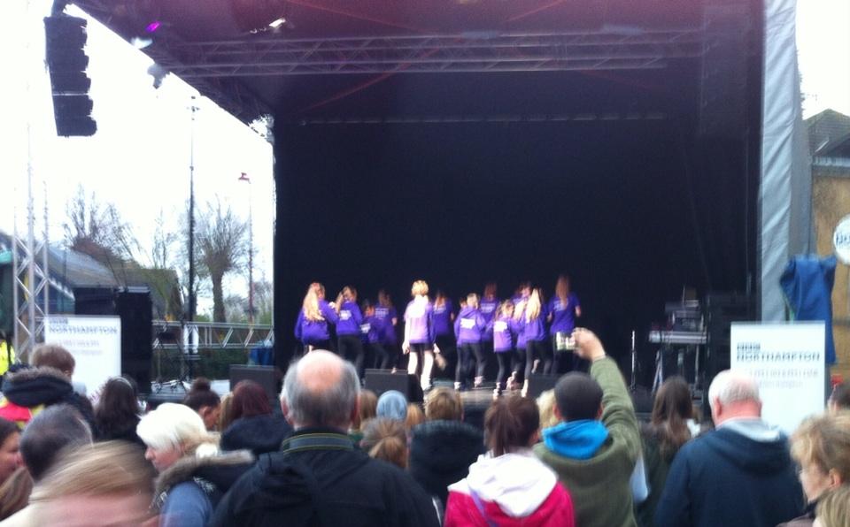 heathm50's tweet photo. Dancers entertain the crowds at Daventry's Christmas Lights Switch-on http://t.co/85PdktJHhk