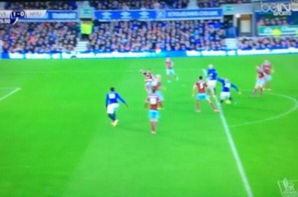 Everton  V  West Ham United B3Dr9P3CQAAXN8i