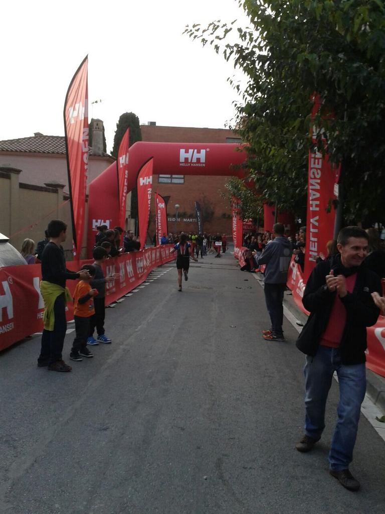 FondistesSF's tweet photo. MCarmen Sanchez de fondistes #santfeliu tercera classif a @UTCollserola 80km. Enhorabona http://t.co/p6QzwwBsIB