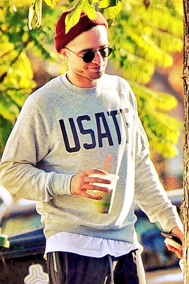 krzpepper's tweet photo. Rob looks amazing!! Like always😉️RT “@socalmom2four: #healthyRob #fitRob #happyRob 😊👍❤️ #naturewell2onmelrose http://t.co/P37ce3mI7l”