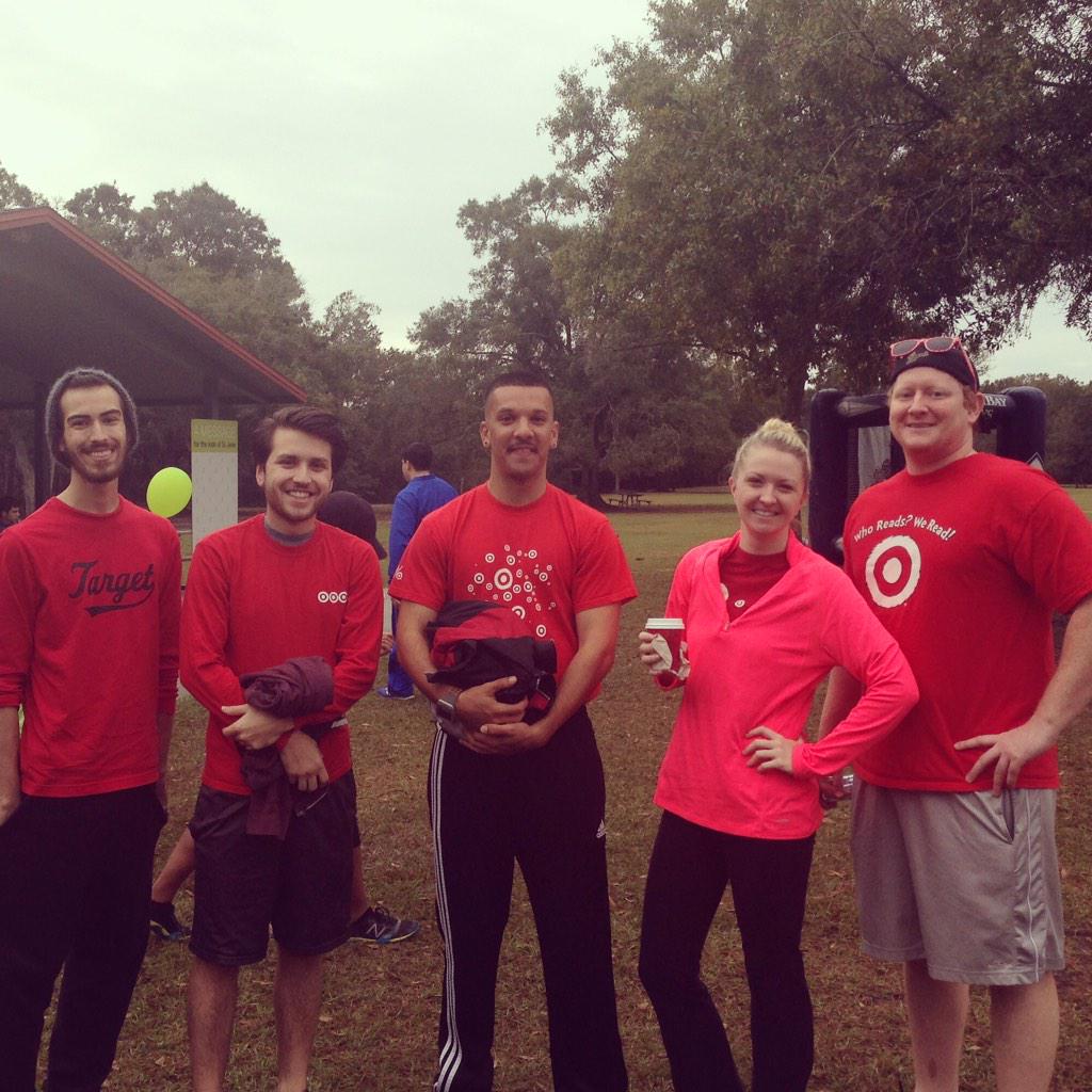 ashleymarie0105's tweet photo. Volunteering at the St. Jude Children's walk! #Target #D314Rocks #656ontop @GingerBritt87 http://t.co/pqhp1DIwXx