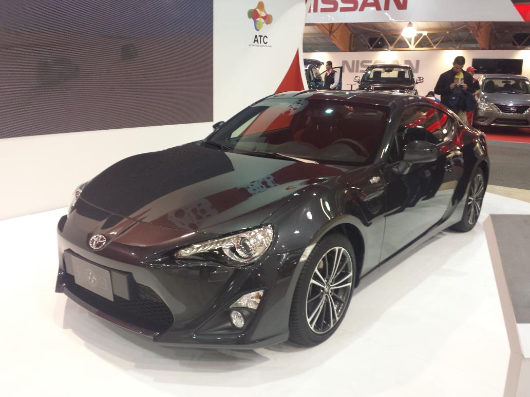ToyotaCol's tweet photo. Toyota 86 carro de exhibición con expectativas de comercialización en el 2015 #mimundotoyota #SDA2014 pabellon 3 2niv http://t.co/o89HoJza67