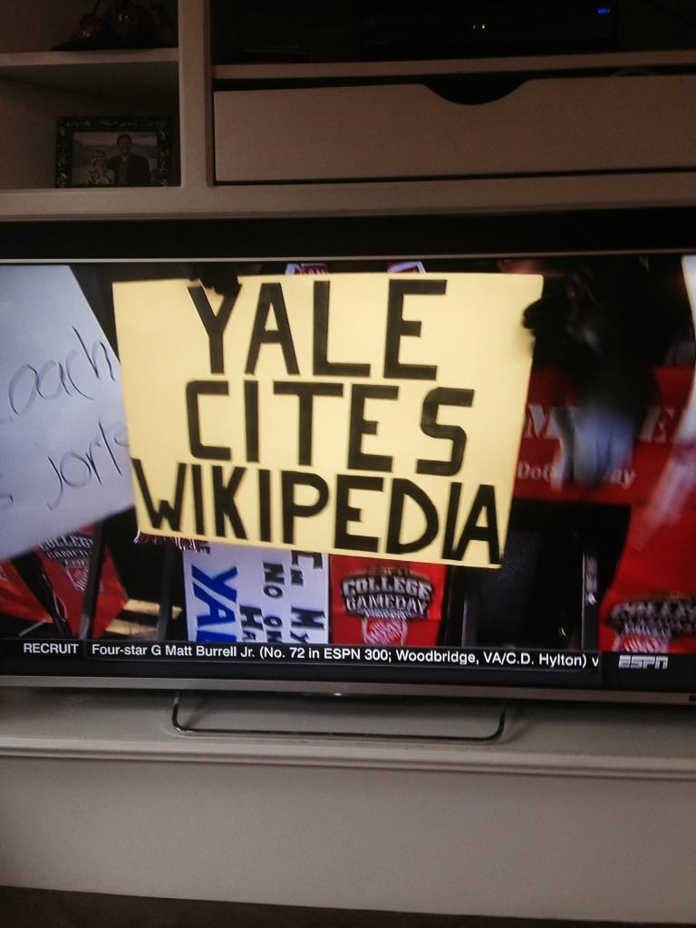 RebeccaAnn327's tweet photo. Harvard knows how to trash talk http://t.co/X2oYyiPwqN