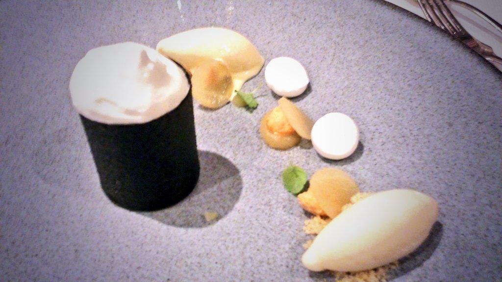 Peer, amandel, calvados #topnagerecht @HotelDeEchoput <a href="/EP_chef/">peter paul</a> #droomdiner