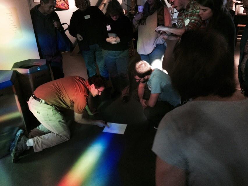 exploratorium's tweet photo. Exploring color, light, and the Human Eye with Staff Scientist Eric M. #TeachNGSS http://t.co/8LMrkPVgaz