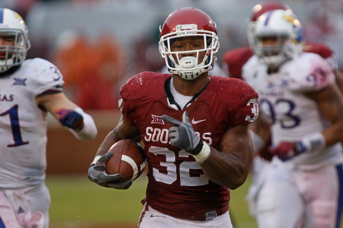SportsCenter's tweet photo. HISTORY! Samaje Perine breaks Melvin Gordon's one week old NCAA record with 427 Rush yds. He's just a freshman! http://t.co/TbpkvLxONG