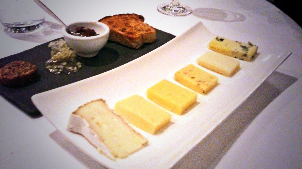 Hollands kaasplankje bij @HotelDeEchoput <a href="/EP_chef/">peter paul</a> #Bruisendezaak #superbediening