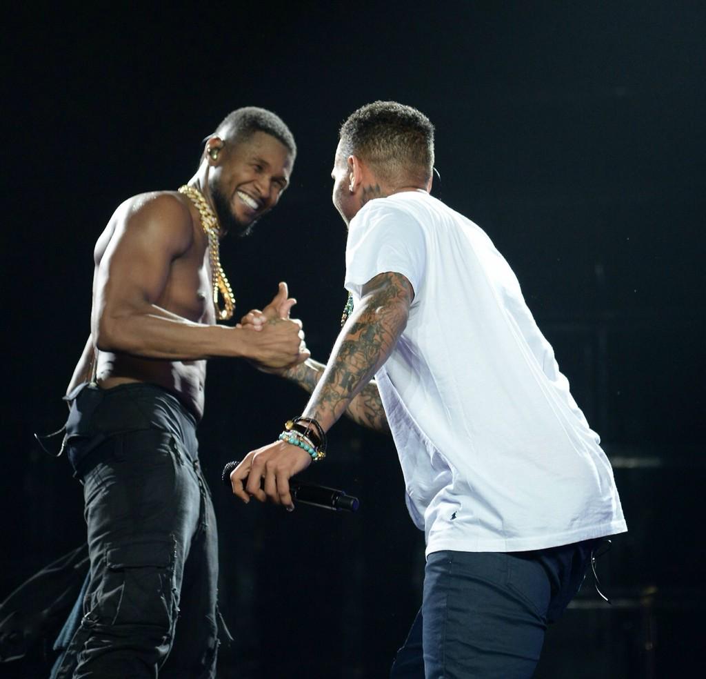 _kingcbrown's tweet photo. Chris performing with Usher at the “The UR Experience” Tour last night in LA. http://t.co/AJl9WgGqeX