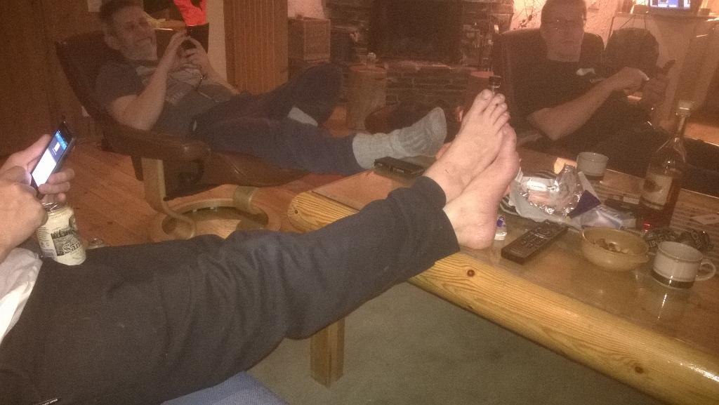 mattila_pekka's tweet photo. Juhlaseminaarin somekurssin harjoitustyöt meneillään. Kohta pientä syötävää... Ehkä spaddullekin. #RB200 http://t.co/O8hd7fGwUZ