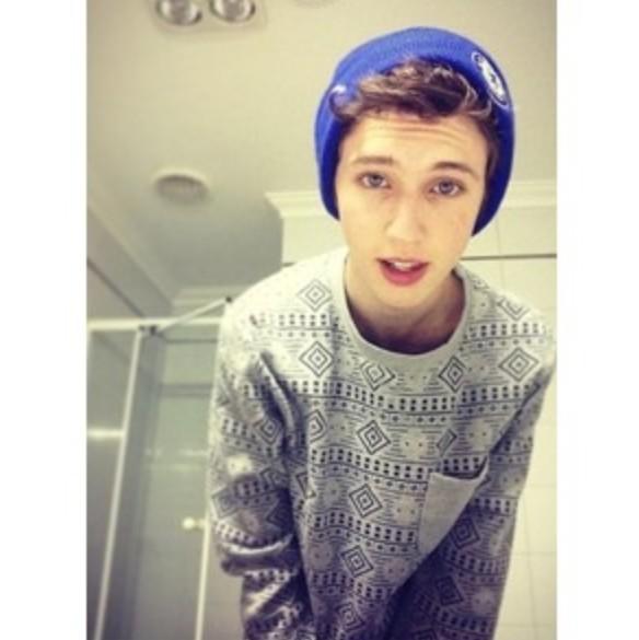 CarsonStonemBSR's tweet photo. Have more pictures of my beautiful self http://t.co/c4mb2r8HFX