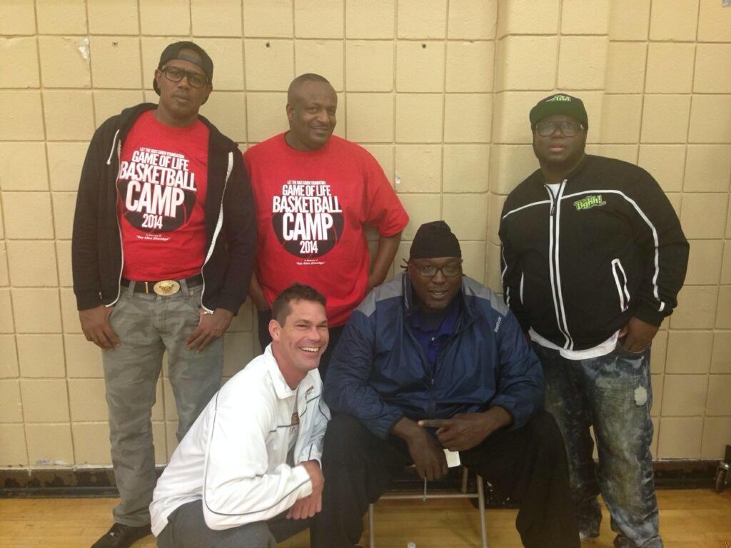 ShawnDollaBill's tweet photo. NO LIMIT FOREVER FAMILY #LetTheKidsGrow #502 http://t.co/IOEAeIvcS4